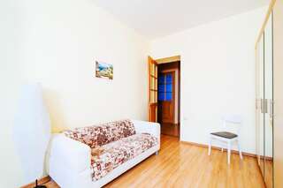 Хостелы Hostel Square Минск Бюджетный двухместный номер с 2 отдельными кроватями-1